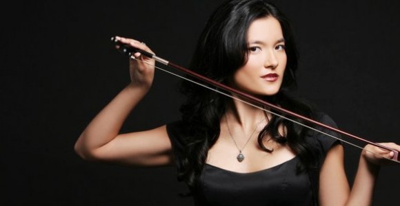 kimi with bow